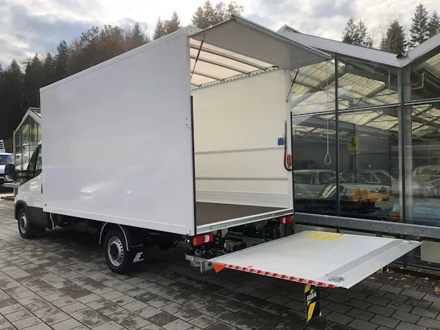 Iveco 35 S 16 H 3.0 A8 Kasten Hebebühne