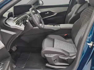 PEUGEOT 3008 1.2 Hybrid Allure Premium