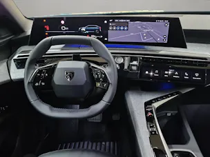 PEUGEOT 3008 1.2 Hybrid Allure Premium