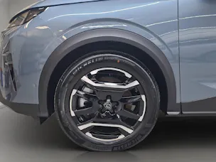 PEUGEOT 3008 1.2 Hybrid Allure Premium