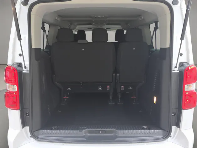 Peugeot Traveller Long 2.2 BlueHDi 180 Family Edition S/S