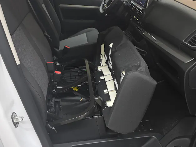 Peugeot Traveller Long 2.2 BlueHDi 180 Family Edition S/S