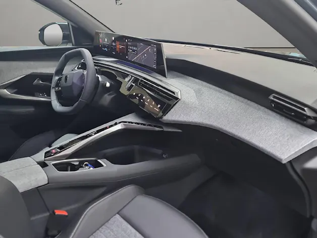 Peugeot E-3008 Allure Premium Dual Motor 325 AWD