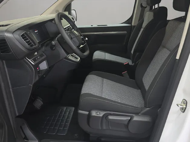 Peugeot Traveller Standard 2.2 BlueHDi 180  Family Edition S/S