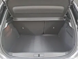 PEUGEOT E-208 GT