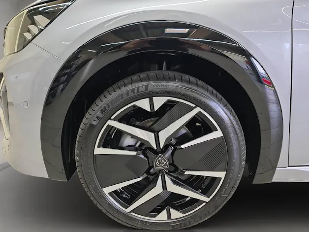 Peugeot E-208 GT