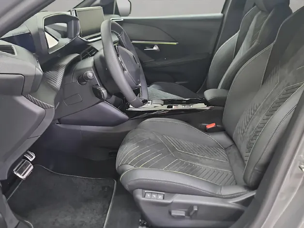 Peugeot E-208 GT