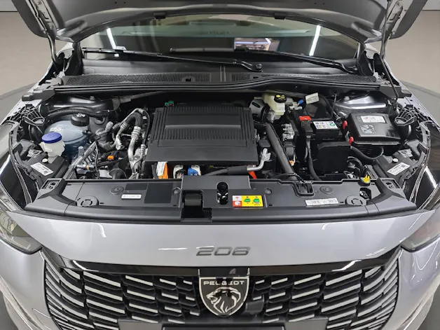 Peugeot E-208 GT