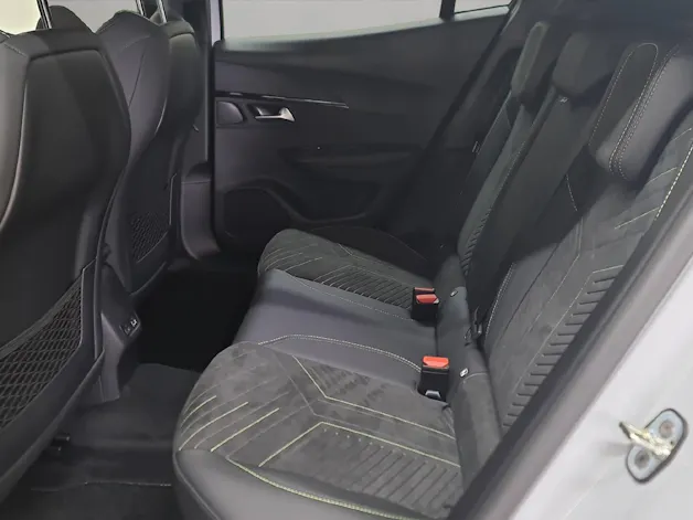 Peugeot 2008 1.2 Hybrid 145 GT Exclusive