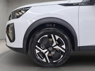 PEUGEOT 2008 1.2 Hybrid 145 GT Exclusive