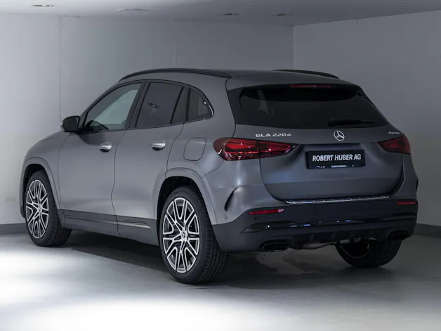 MERCEDES-BENZ GLA 220 d 4MATIC "Swiss Star"
