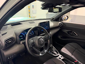 Fahrzeugbild TOYOTA Yaris Cross 1.5 VVT-i HSD Premiere Edition AWD-i