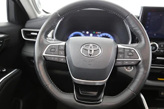 https://vehicle.imgix.net/4424124/10bd26dc-e80b-42be-9953-17dadecfe01f.jpg