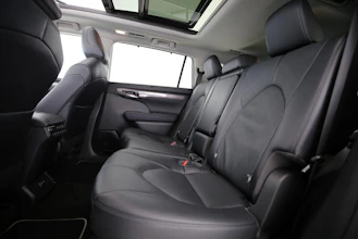 https://vehicle.imgix.net/4424124/c04f7386-95bc-4fc1-8503-95e66061e2f2.jpg