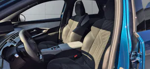 PEUGEOT 3008 e-Launch Edition AWD