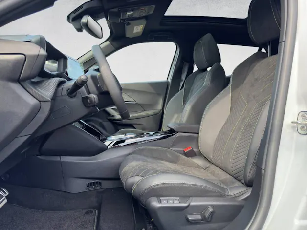 Peugeot 2008 1.2 Hybrid 145 GT Exclusive
