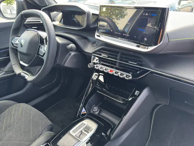 Peugeot 2008 1.2 Hybrid 145 GT Exclusive