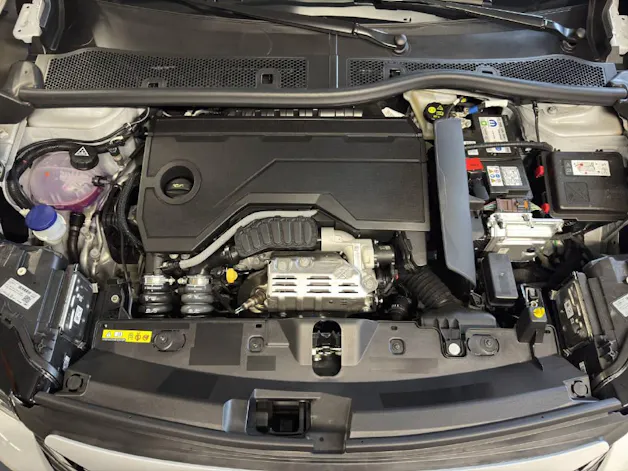 Peugeot 2008 1.2 Hybrid 145 GT Exclusive