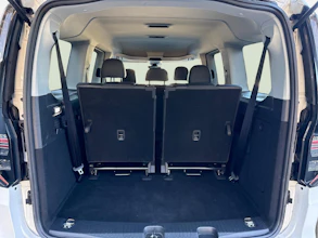 https://vehicle.imgix.net/4424209/40a89d28-525c-4db1-b0d1-b7ca86427401.jpg
