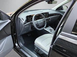 https://vehicle.imgix.net/4424213/a17cbcf9-7a6f-4cb6-ada7-8a76d2da7525.jpg