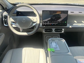 https://vehicle.imgix.net/4424274/02425962-26ee-4ea4-8e78-d315e19f35ce.jpg