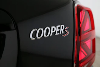 https://vehicle.imgix.net/4424451/1bf610d0-c283-4b99-b9ad-da7c618fac81.jpg