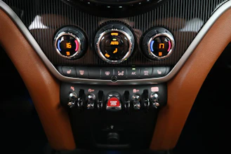 https://vehicle.imgix.net/4424451/2fea470d-dee6-4ee2-9385-66ef484b4fdc.jpg