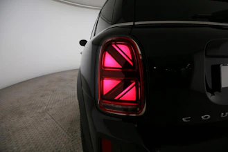 https://vehicle.imgix.net/4424451/7abc4f3c-5cb5-4869-9303-05417c55bdf1.jpg