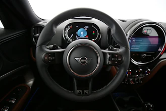 https://vehicle.imgix.net/4424451/8906d87e-d18b-4b51-a63e-4e5a1dabcd4a.jpg