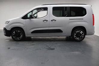 https://vehicle.imgix.net/4424462/a6011363-3f53-49d2-a4ef-a4c6bc0656a3.jpg