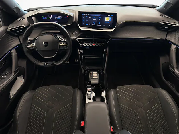 PEUGEOT 2008 e-GT