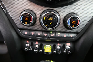 https://vehicle.imgix.net/4424571/5526515b-6744-4750-be5c-4411f6444f51.jpg