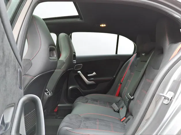 Mercedes-Benz A 250 AMG Line 4m