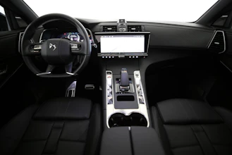 https://vehicle.imgix.net/4424701/47417fd5-e2f5-456a-a18d-b480369e09b7.jpg