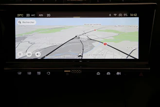 https://vehicle.imgix.net/4424701/bef304d3-d216-4ac1-8c1a-410d75d16e30.jpg