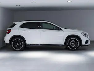 MERCEDES-BENZ GLA 250 4MATIC