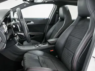MERCEDES-BENZ GLA 250 4MATIC