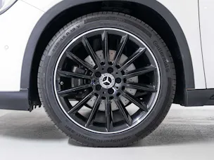 MERCEDES-BENZ GLA 250 4MATIC