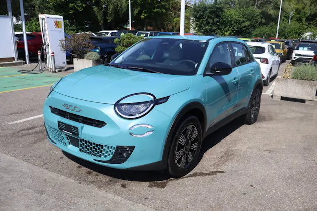 Fiat 600 1.2 Hybrid Swiss Edition