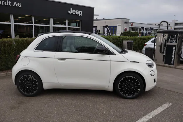 Fiat 500 Cabrio 1.0 Hybrid La Prima