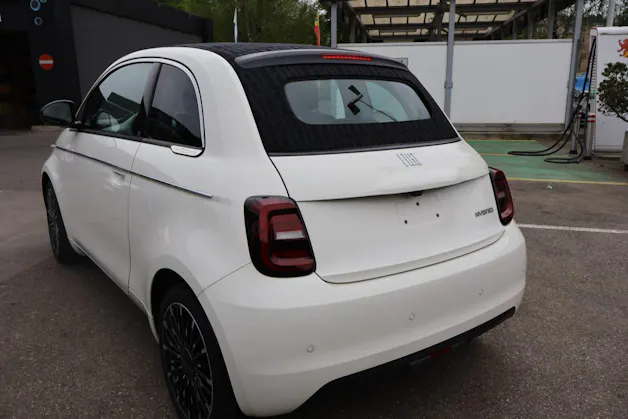 Fiat 500 Cabrio 1.0 Hybrid La Prima