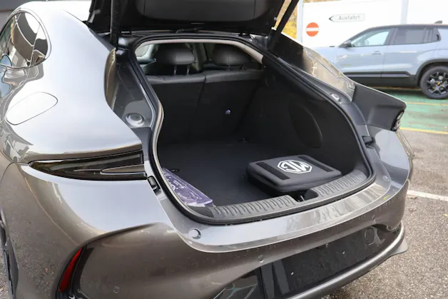 MG IM5 100 kWh Performance 4WD