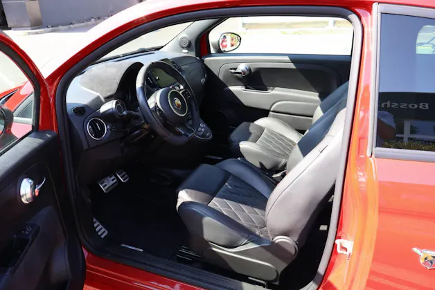 Fiat 695 Abarth 1.4 T-Jet 180 Turismo