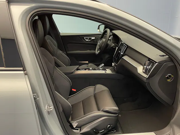 Volvo V60 2.0 B4 Ultra Dark
