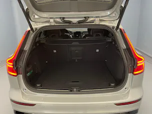 VOLVO V60 2.0 B4 Ultra Dark