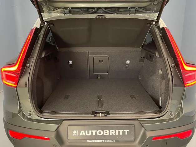 Volvo XC40 2.0 B3 MH Plus Dark