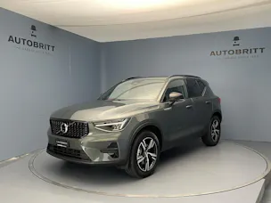 Volvo XC40 2.0 B3 MH Plus Dark