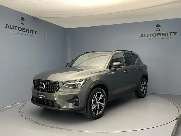 Volvo XC40 2.0 B3 MH Plus Dark