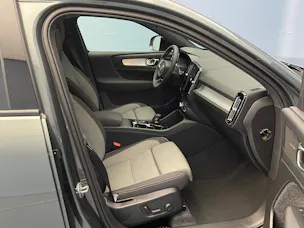 VOLVO XC40 2.0 B3 MH Plus Dark