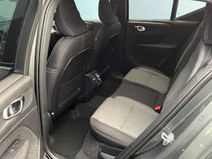 VOLVO XC40 2.0 B3 MH Plus Dark